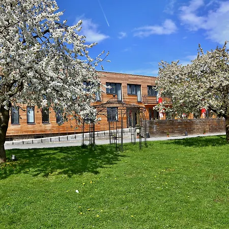 Jezerna 3*