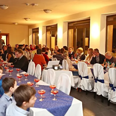 Jezerna Konukevi Zduchovice
